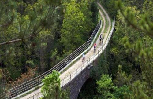 Stylish villa with swimming pool and garden - Foto 26