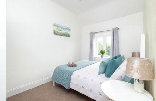 Calder Row by Alt-Stay Contractor Accommodation - 3 Bed Canal Side Contractor Home With Parking, Wi-Fi & Full Kitchen - Ideal For Long stays - Foto 17
