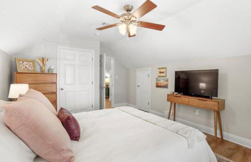 Artsy Downtown Retreat w Hot Tub - Foto 38