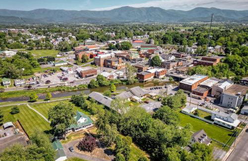 Romantic Historic Inn Suite with Mountain Views in Luray, Virginia - Foto 14