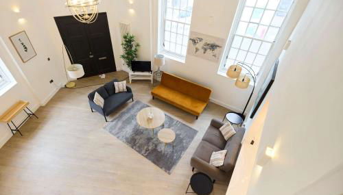 Central Tadworth Flat - Split- level 2BDR - Foto 2