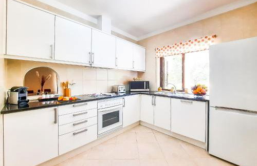 Villa Oasis Del Mar by Algarve Vacation - Foto 57