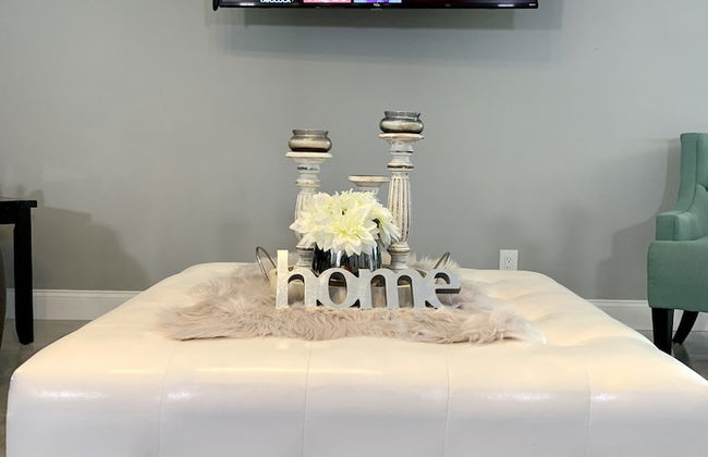 The Horseshoe Falls Villa- 6BR Free Parking, Minutes From Falls & Casino - Foto 13