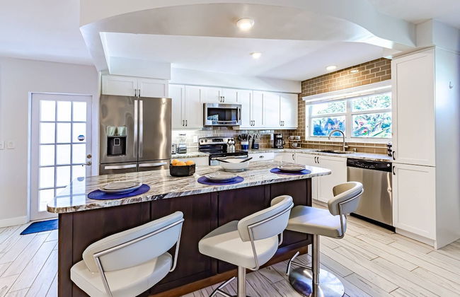 Fruit & Wine Saltwater Pool Home - Foto 14