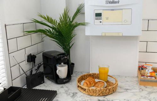 Asher Suite - Cozy 2BR Home with Parking & WIFI - Foto 49