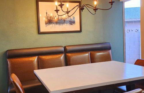 Pool & Hot Tub! Centrally Located, Less Than 3 Miles to The Strip! - Foto 22