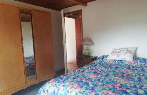 Grand gite 14 personnes ,cour ,salle de jeux, proche du village , commerces - Photo 10