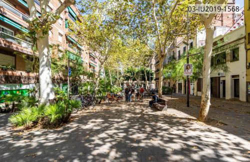 AB Poble Sec - Plaza España - Foto 21