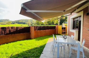 APARTAMENTO con Jardín en Bádames - Foto 1