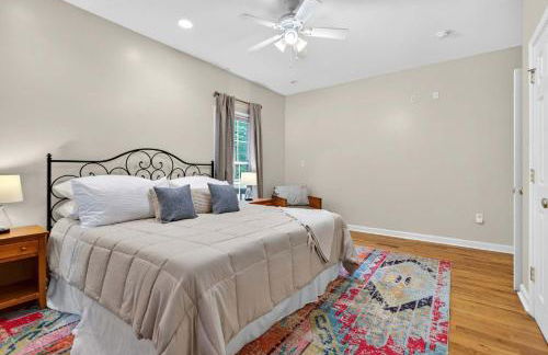 Screened Porch w Swing, Fire Pit, Grill & Deck - Photo 20