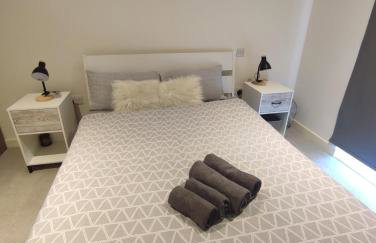 2 bedroom 2 bath 1 ensuite in Roya Asenal beautiful views & parking - Foto 2