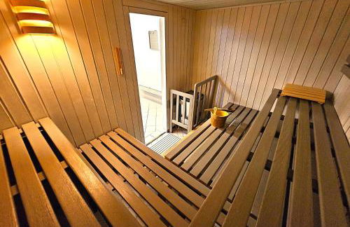 Winterberg Appartement 6 Pers aan Skilift grootste Skigebied nabij Bikepark Unieke locatie met zeer rustige tuin in het bos en het gezellige centrum leuke cafes restaurants en gratis zwembad sauna relax speelruimte parkeerplaats naast Der Brabander - Foto 67