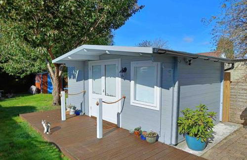 Private Lodge close to beaches and Goodwood - Photo 1