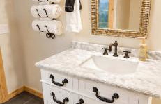 Villa Serena Tuscan Theme home with a HIDDEN lounge, fire pit, lawn games, creek - Foto 40