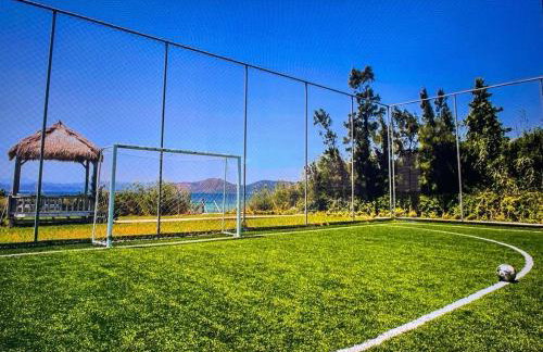 Seaside Villa with Private Football Pitch - Foto 36