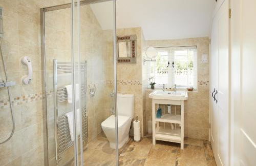 Downclose Piggeries - Photo 12