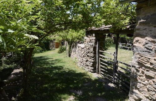 La Pegatera Masia rodeada de bosque ideal para desconectar - Photo 77