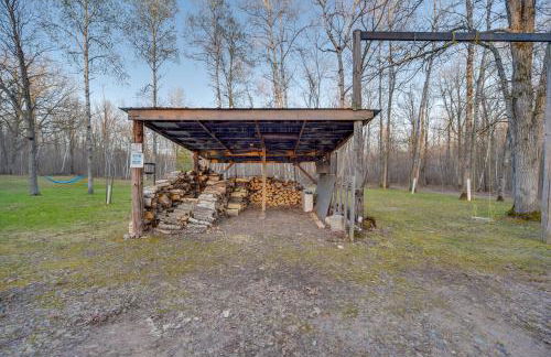 Cozy Birchwood Retreat on UTV Trail with Hot Tub! - Foto 30