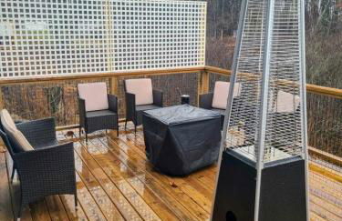 Stunning Lake Home w arcade and huge deck - Foto 53