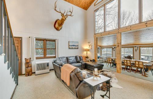6 Mi to Skiing! Hot Tub Hideaway in Seven Devils - Foto 6