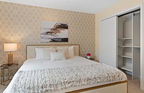 Lakeside Stay Metro, INOVA, Dining & Shops Nearby! - Foto 2