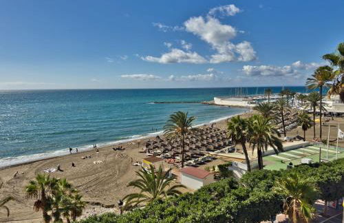 Boho Chic Apt, Frontline Sea & Paseo Views - Photo 19