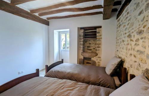 Maison familiale rénovée dans village médiéval - FR-1-591-712 - Foto 13