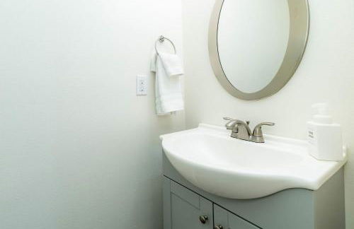 Cozy Glendora Home Walk to Route66 Near Disneyland - Foto 13