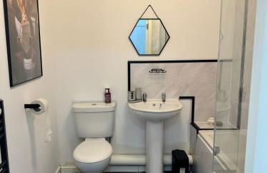 Stylish & Modern 1 Bed Aprt nr Sandwell & close to M5 & M6 links - Foto 9