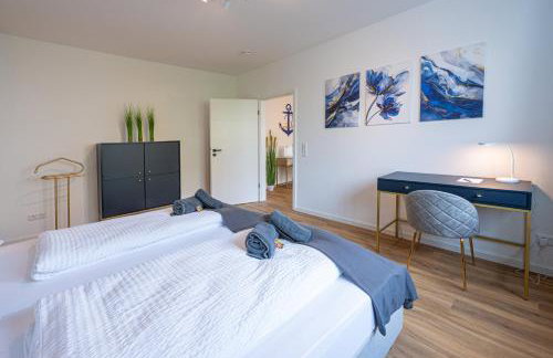 Skipper's Deck - Stilvoll und zentral nahe Hafen und Deich, inkl Parken, 2 Arbeitsplätze, Wlan, voll ausgestattete Küche - Foto 4