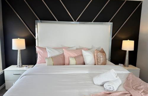 Near Disney, Private South Facing Pool, Star Wars Arcade Theater, 3 King Beds - Photo 17