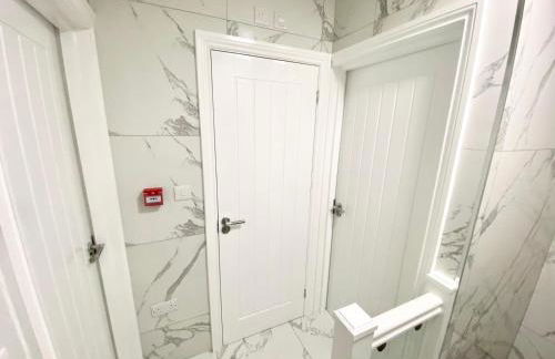 THE ROYAL BOUTIQUE REGENT LODGE by LONDON , SLEEP 8 - Foto 11