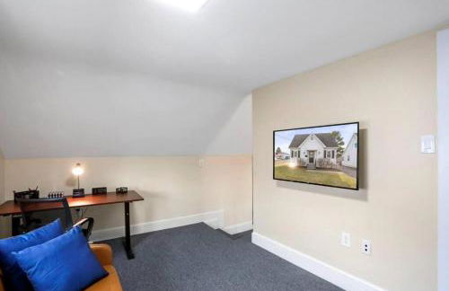 Patty's Place - Private and Convenient EV-Friendly Apartment near Downtown - Foto 18