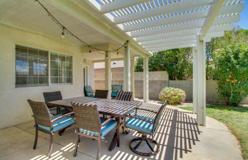 Explore ABQ and Rancho Rio Family Home with Patios! - Foto 1