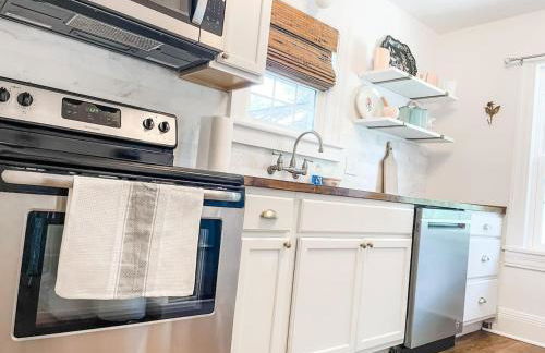 Adorable 1BR Apt. w KING bed 1 m. to square - Foto 21