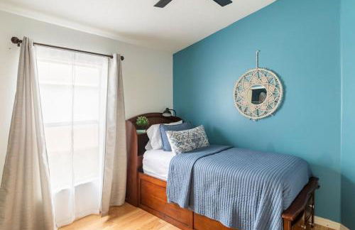 Quiet Getaway to Tampa & Orlando - Photo 16