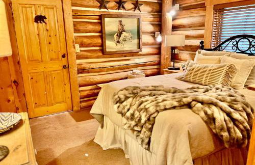 Rustic Sundance cabin sleeps 13 hottub firepits - Foto 24