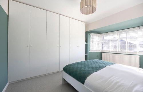 Charming 3 Bed Home in Churchdown with Hot Tub - Foto 16