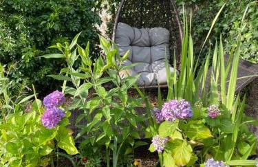 Lovely Charmouth cottage with log fire & garden close to beach - Photo 5