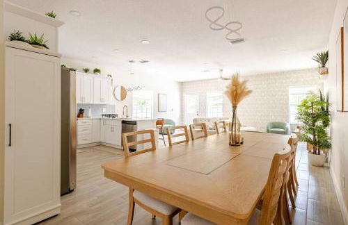 4 Bedroom 3 Full Bath Boho Oasis Saltwater Pool Near Downtown, North of Hyde Park Sleeps 12 Pets OK - Foto 4