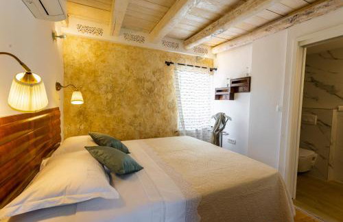 Charming stone house with private pool & jacuzzi - Holiday Home Vera - Photo 27