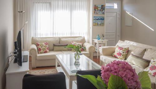 Piso nuevo y espacioso en el centro de Mundaka - Foto 1