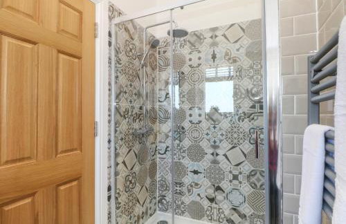 Meadow Manor And Spa - Photo 66