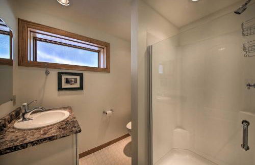 Large Cabin with Fire Pit and Grill on 34 Acres! - Foto 25