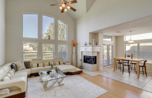 Lake-View Home with Pool Access in Legends Ranch! - Foto 1