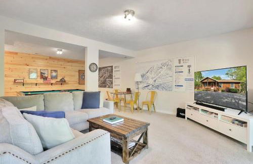 Lazy Basye Shenandoah Cabin with Hot Tub, Sleeps 10 - Foto 36