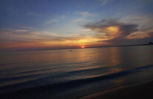 "LE COEUR GRAU" 4 personnes , parking privé , proche mer et tout commerces , 10 mn du centre ville à pieds - Foto 15