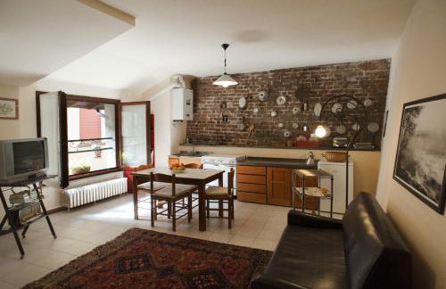 Sotto i merli - Foto 11