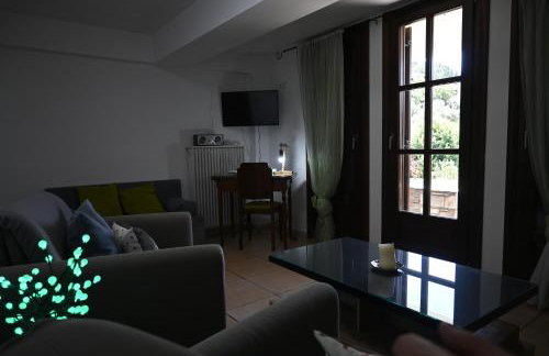 Tranquil Infinity Pool Getaway (private jacuzzi and steam bath, pool, garden, sea and city views) - Foto 36