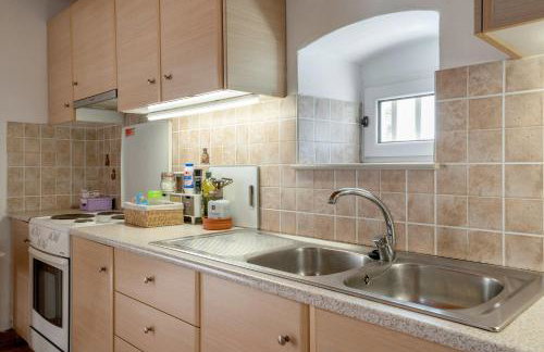 Traditional House in Velies - Photo 12